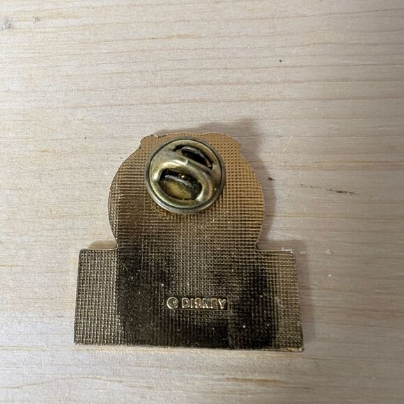 Disney Chip 'n Dale Rescue Rangers Pin - Orange, Blue, Brown - Picture 4 of 4